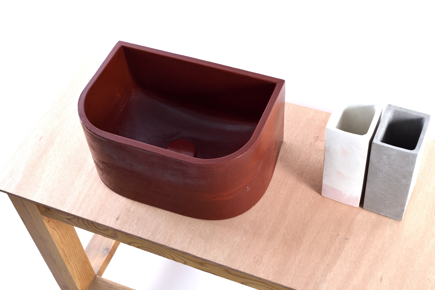 Arpa Sink – Semicircular Elegance in Bordeaux Red