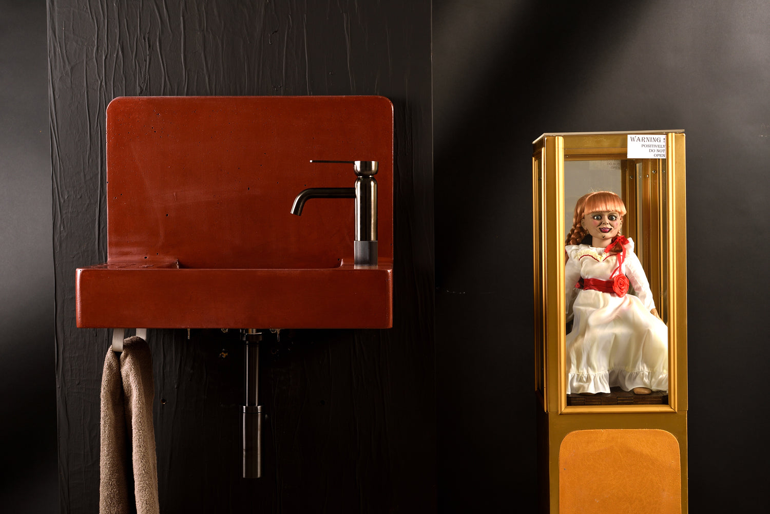 The Flat Barbican Sink : Handcrafted Concrete with Black Brushed Tap and Drain