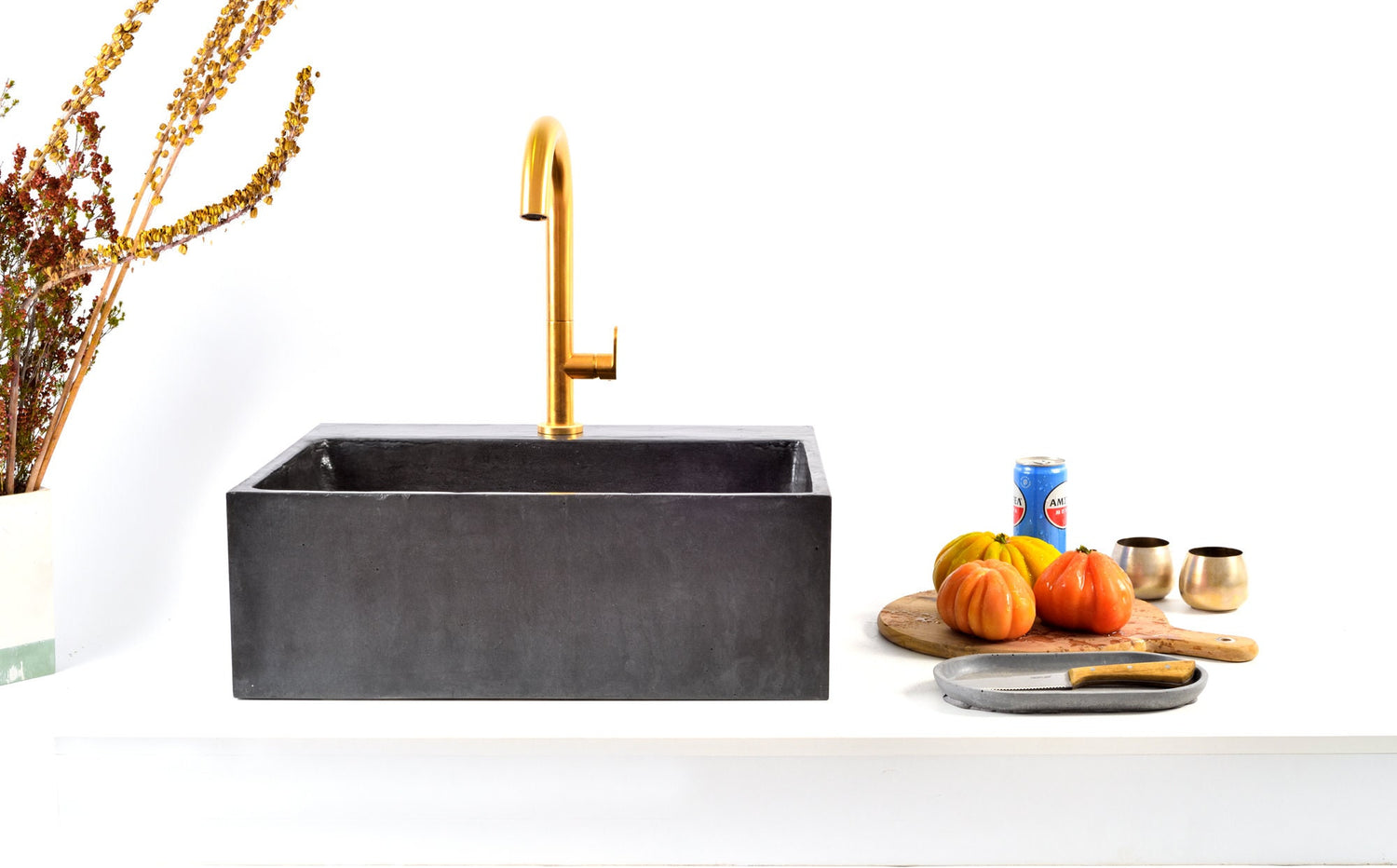 Versa Sink: Your All-in-One Bespoke Concrete Washbasin for the Kitchen, Bathroom, and BBQ.