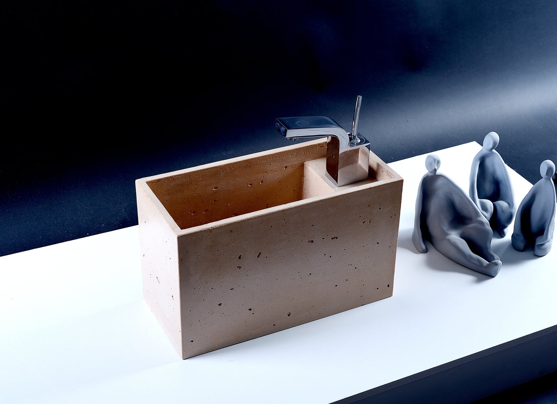BESPOKE : Concrete Elegance . Tall Washbasin in Sand Color - robertotiranti.shop