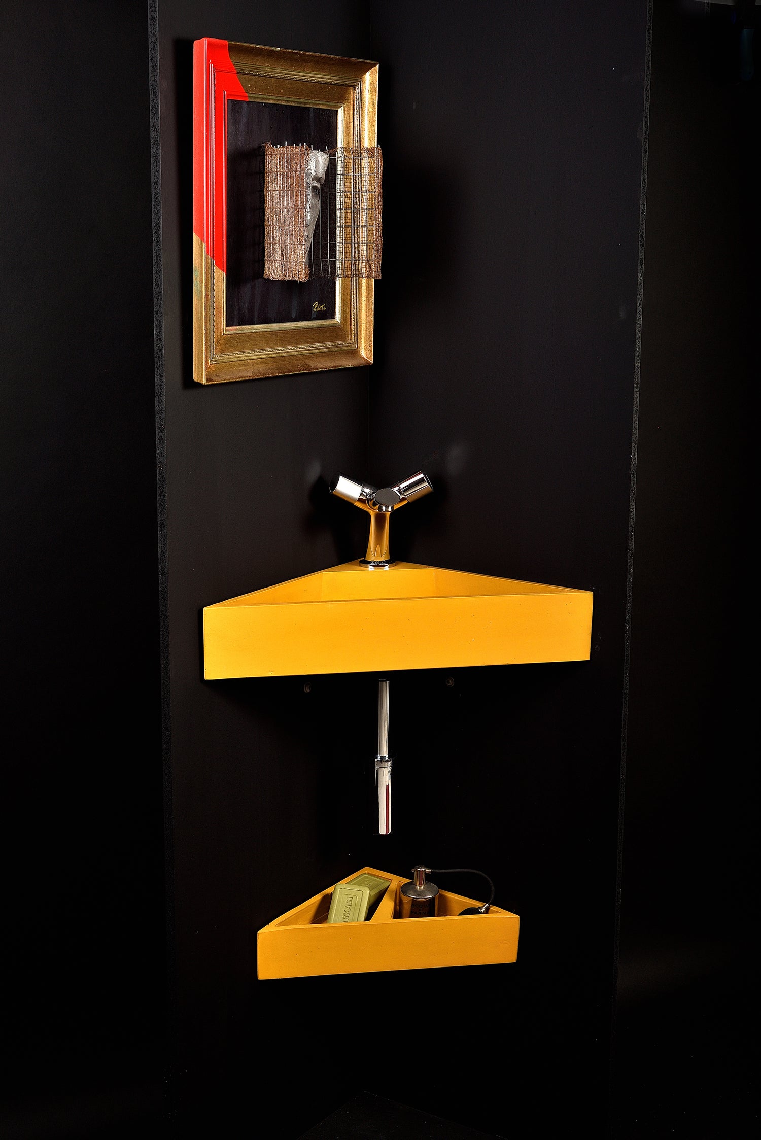 Helen of Troy – Triangol Edition | Handmade Concrete Corner Sink with Sculptural Lower Shelf