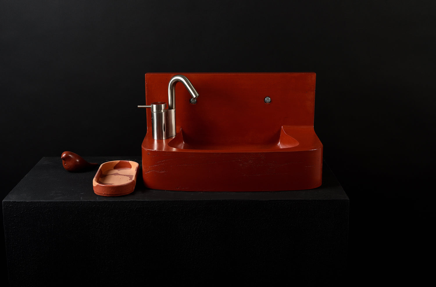 Vintage Style Reimagined , LUTIL Sink Red