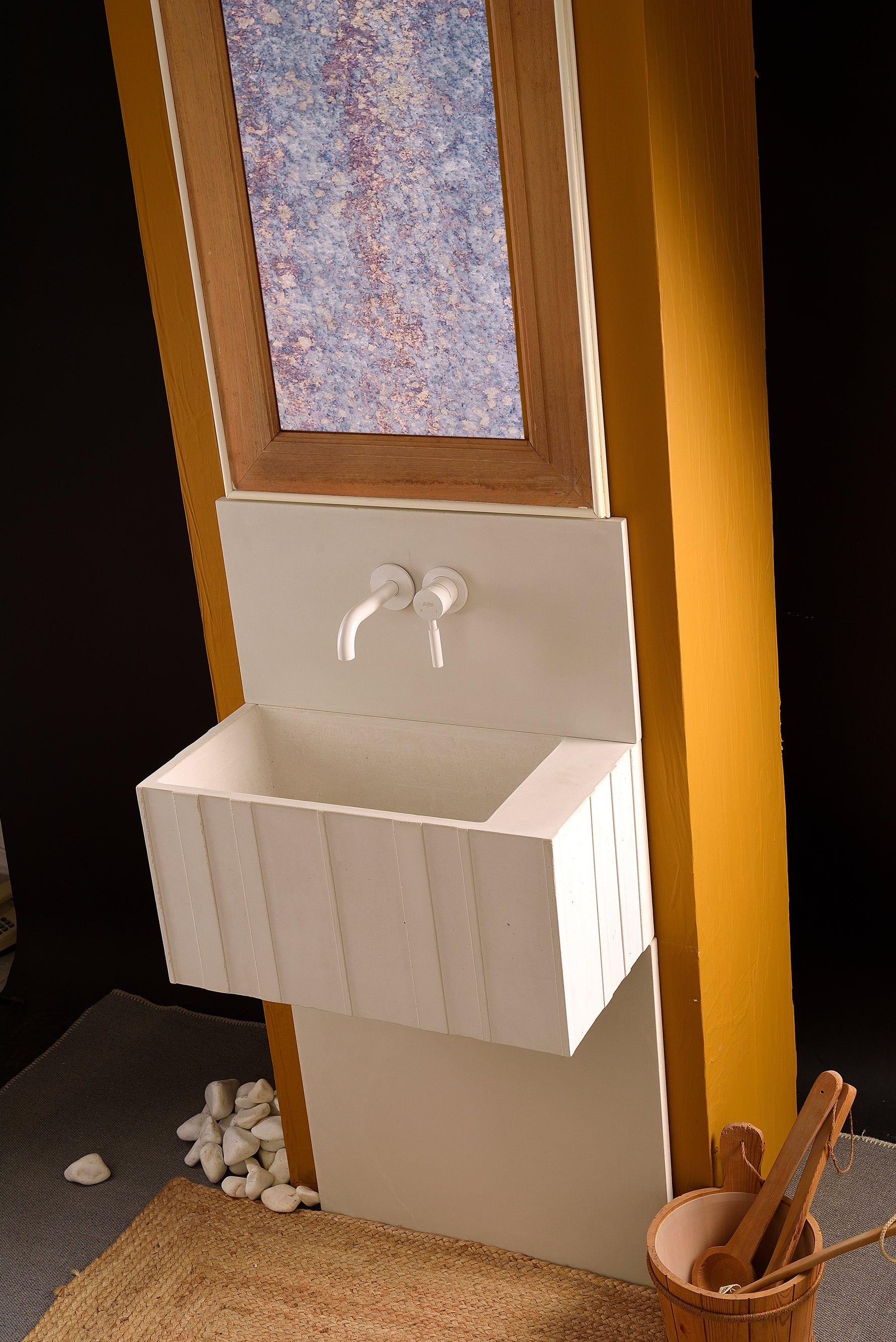 Handmade Off White Concrete Wall-Mounted Washbasin with Backsplash - Bespoke Collection - robertotiranti.shop