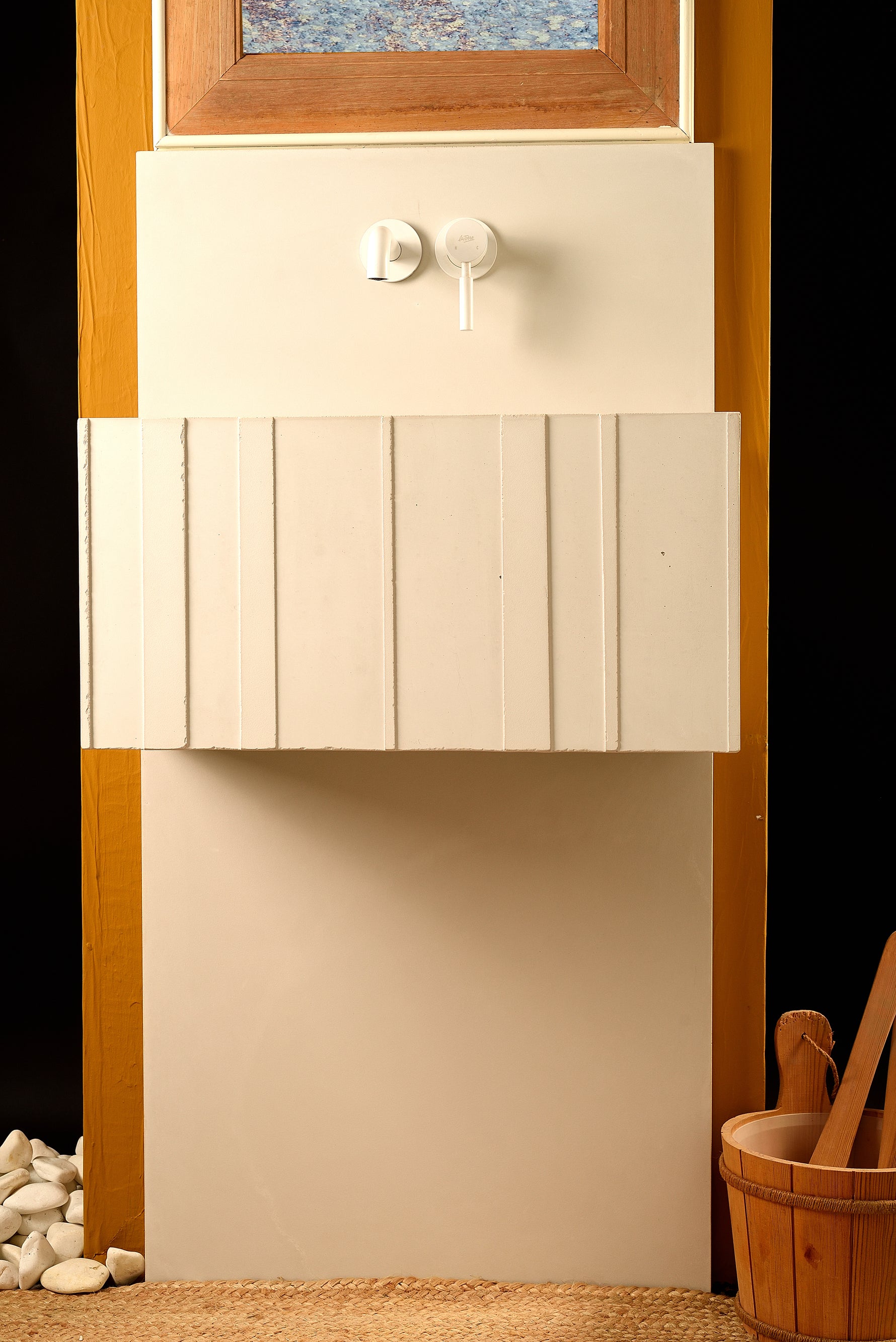 Handmade Off White Concrete Wall-Mounted Washbasin with Backsplash - Bespoke Collection - robertotiranti.shop