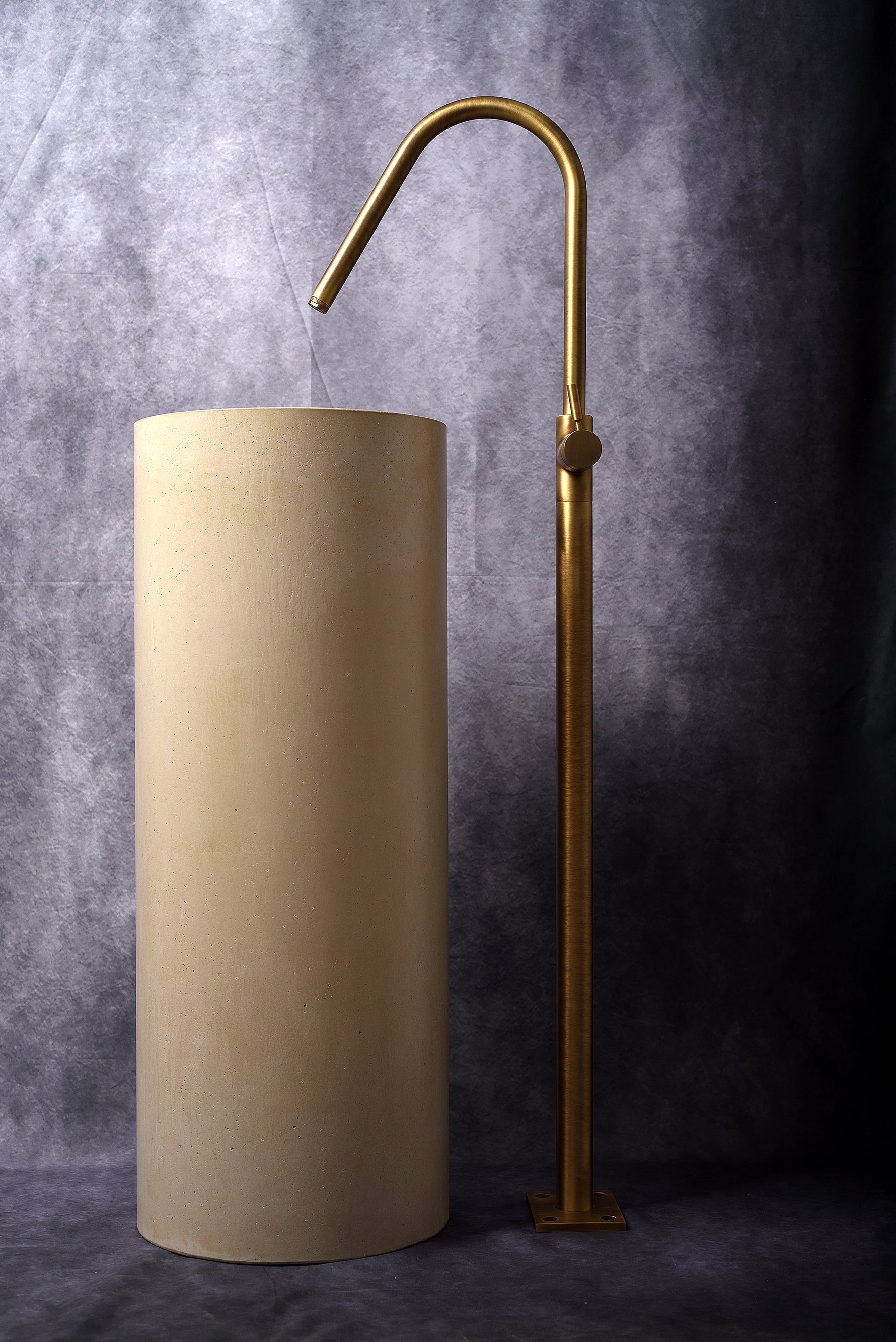 Stilion Handmade Ivory Concrete Freestanding Sink with Brushed Bronze Faucet - robertotiranti.shop