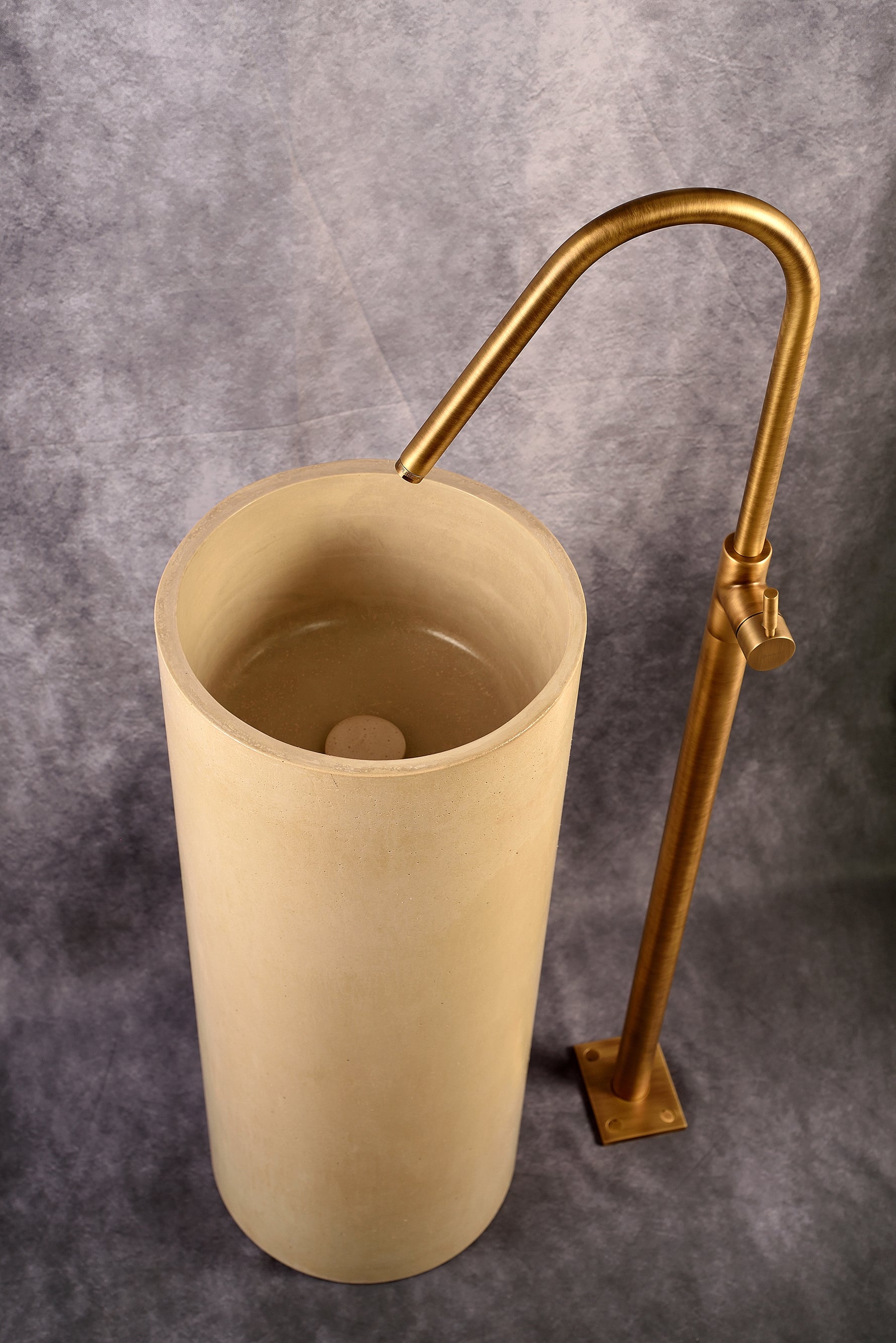 Stilion Handmade Ivory Concrete Freestanding Sink with Brushed Bronze Faucet - robertotiranti.shop