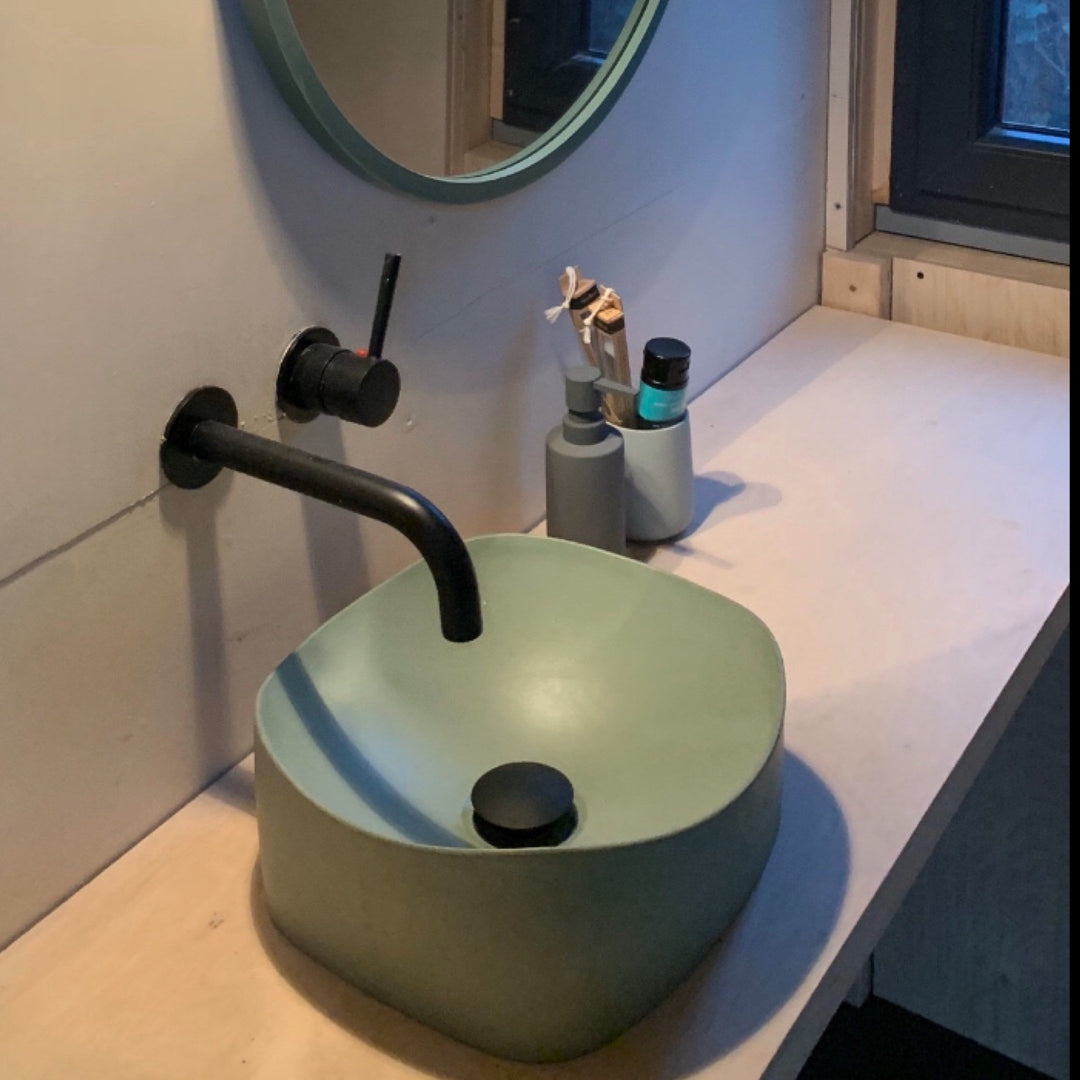 Libby  -  Green Bathroom Sink - robertotiranti.shop